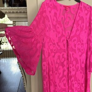 Lilly Pulitzer Motley Maxi Flowy Coverup Aura Pink Poly Crepe Swirl medium